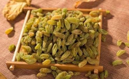 重慶葡萄基地_葡萄干每天泡水喝，身體出現(xiàn)3大驚人變化